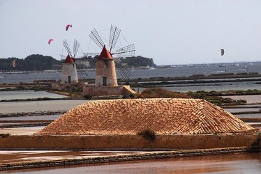 LE SALINE di Trapani in Sicilia. Fotografie di Giulio Azzarello ©2014. LE SALINE di Trapani in Sicilia. Fotografie di Giulio Azzarello ©2014.
