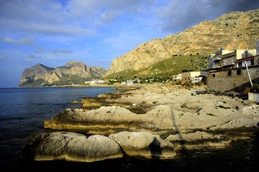 PORTICCIOLO siciliano fotografie di Giulio Azzarello ©2019. PORTICCIOLO siciliano fotografie di Giulio Azzarello ©2019.