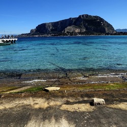 MONDELLO. Fotografie di Giulio Azzarello &copy;2024.