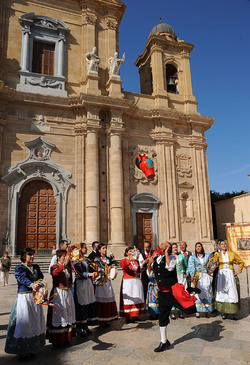 GRUPPO FOLK SICILIANO a Marsala. Fotografie di Giulio Azzarello &copy;2014.