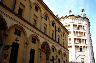 PARMA centro storico. Fotografie di Giulio Azzarello &copy;2016.