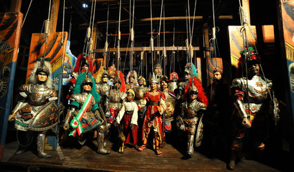 TRADIZIONI IN VIAGGIO mostra di pupi di Mimmo Cuticchio. Fotografie di Giulio Azzarello &copy;2014.