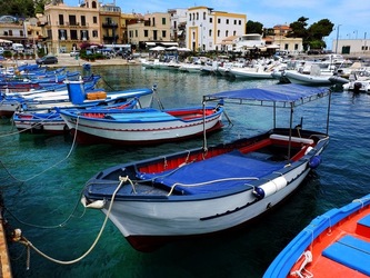 MONDELLO fotografie di Giulio Azzarello &copy;2020.