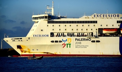 LA COSTA e il PORTO di PALERMO fotografie di Giulio Azzarello &copy;2018.