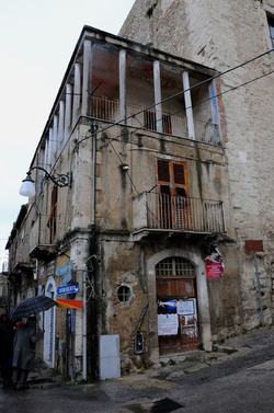 FAVARA in provincia di Agrigento. Fotografie di Giulio Azzarello 2014.