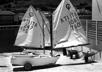 BIANCO NERO. Fotografie di Giulio Azzarello ©2021. BIANCO NERO. Fotografie di Giulio Azzarello ©2021.