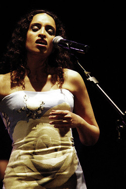 NOA artista musicista israeliana. Fotografie di Giulio Azzarello &copy;2014.