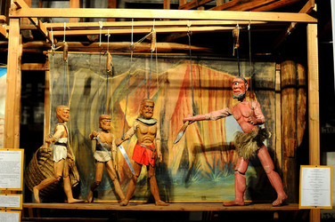 TRADIZIONI IN VIAGGIO mostra di pupi di Mimmo Cuticchio. Fotografie di Giulio Azzarello &copy;2014.