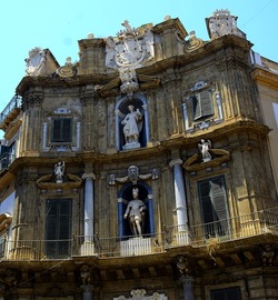 CENTRO STORICO di PALERMO fotografie di Giulio Azzarello &copy;2019.