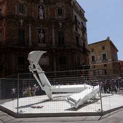 INSTALLAZIONE. Fotografie di Giulio Azzarello ©2022.