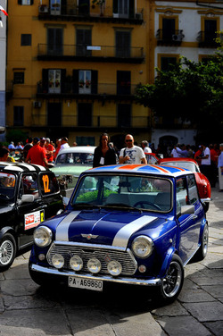 RADUNO di auto classiche MiniCooper. Fotografie di Giulio Azzarello &copy;2016.