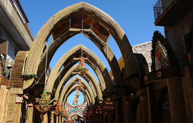 GLI ARCHI DI PASQUA a San Biagio Platani in Sicilia. Fotografie di Giulio Azzarello &copy;2014.