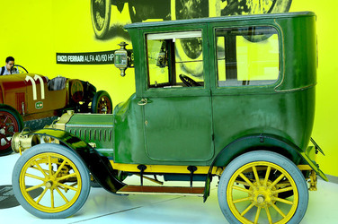 MUSEO ENZO FERRARI di Modena. Fotografie di Giulio Azzarello &copy;2016.