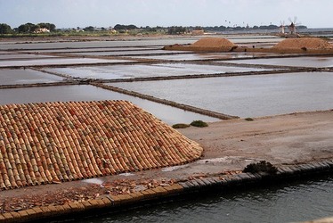 LE SALINE di Trapani in Sicilia. Fotografie di Giulio Azzarello ©2014. LE SALINE di Trapani in Sicilia. Fotografie di Giulio Azzarello ©2014.