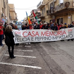 AFROCHE. Fotografie di Giulio Azzarello ©2024. AFROCHE. Fotografie di Giulio Azzarello ©2024.