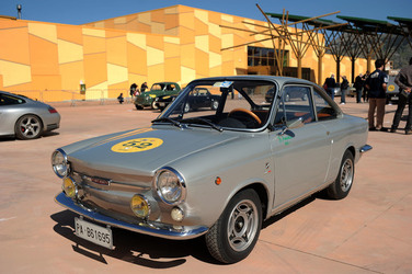 AUTO CLASSICHE ovvero la loro modernit&agrave; in mostra con tanti modelli del passato. Fotografie di Giulio Azzarello &copy;2014.