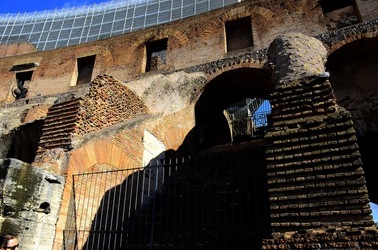 COLOSSEO Roma. Fotografie di Giulio Azzarello ©2020. COLOSSEO Roma. Fotografie di Giulio Azzarello ©2020.
