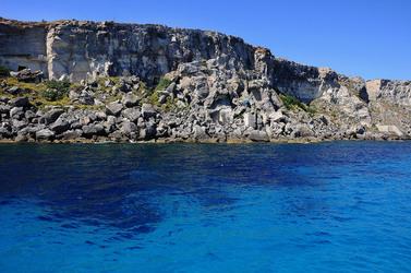 ISOLA DI FAVIGNANA in Sicilia. Visioni panoramiche o particolari. Fotografie di Giulio Azzarello ©2014. ISOLA DI FAVIGNANA in Sicilia. Visioni panoramiche o particolari. Fotografie di Giulio Azzarello ©2014.