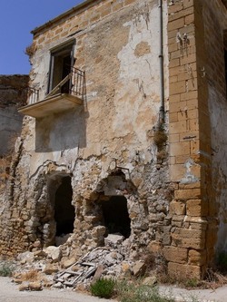 I RUDERI DI POGGIOREALE a Gibellina in Sicilia. Fotografie di Giulio Azzarello ©2014. I RUDERI DI POGGIOREALE a Gibellina in Sicilia. Fotografie di Giulio Azzarello ©2014.