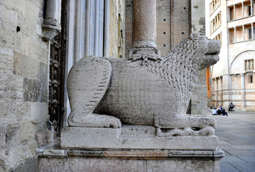 PARMA centro storico. Fotografie di Giulio Azzarello &copy;2016.