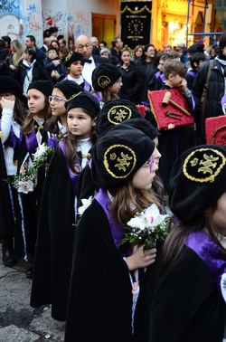 PROCESSIONI religiose per la Pasqua a Palermo. Fotografie di Giulio Azzarello ©2016. PROCESSIONI religiose per la Pasqua a Palermo. Fotografie di Giulio Azzarello ©2016.