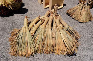 CESTO tipico tradizionale siciliano impagliato. Fotografie di Giulio Azzarello &copy;2014.