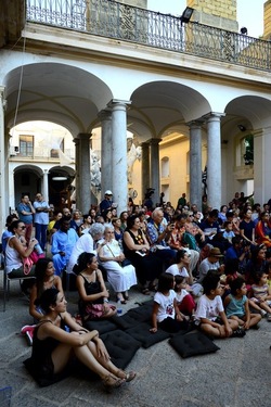 PULCINELLA Napoli. Fotografie di Giulio Azzarello ©2020. PULCINELLA Napoli. Fotografie di Giulio Azzarello ©2020.