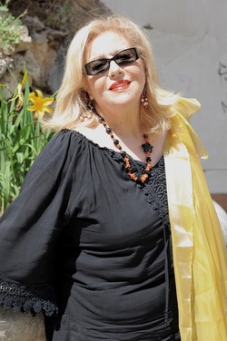 SARA FAVARO attrice e poetessa siciliana. Fotografie di Giulio Azzarello &copy;2018.