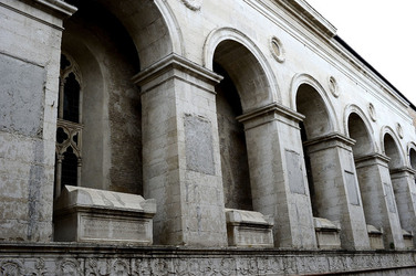 TEMPIO MALATESTIANO e SPIAGGIA di Rimini. Fotografie di Giulio Azzarello &copy;2016.
