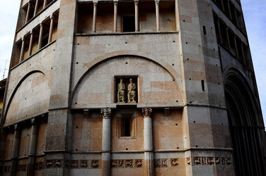 PARMA centro storico. Fotografie di Giulio Azzarello &copy;2016.