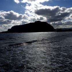 MONDELLO. Fotografe di Giulio Azzarello &copy;2023.