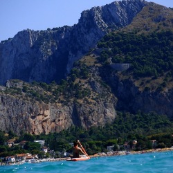 MONDELLO. Fotografie di Giulio Azzarello ©2022.