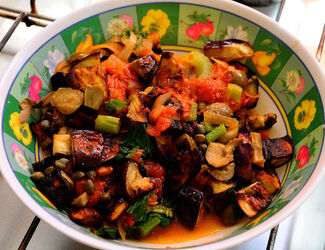 CAPONATA E ORIGANO tipici e tradizionali siciliani. Fotografie di Giulio Azzarello ©2014. CAPONATA E ORIGANO tipici e tradizionali siciliani. Fotografie di Giulio Azzarello ©2014.