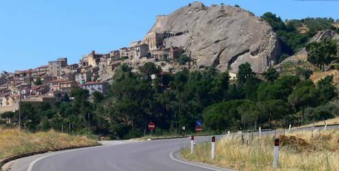 SPERLINGA comune e paese delle madonie in Sicilia. Fotografie di Giulio Azzarello &copy;2014.