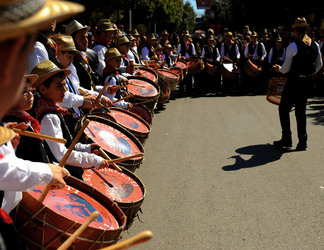 Tamburai siciliani di Agrigento. Fotografie di Giulio Azzarello &copy;2017.