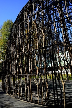 VENEZIA installazione lignea Giardini della Biennale di Arch. Cont. Fotografie di Giulio Azzarello &copy;2022.
