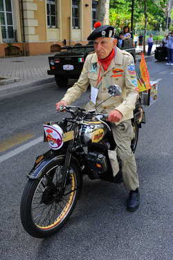 RADUNO di Auto e Moto classiche. Fotografie di Giulio Azzarello &copy;2016.