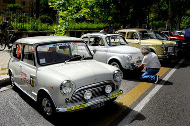 RADUNO di auto classiche MiniCooper. Fotografie di Giulio Azzarello &copy;2016.