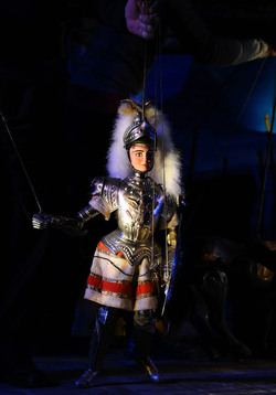 OPERA DEI PUPI di Mimmo Cuticchio in uno spettacolo natalizio a Palermo. Fotografie di Giulio Azzarello ©2014. OPERA DEI PUPI di Mimmo Cuticchio in uno spettacolo natalizio a Palermo. Fotografie di Giulio Azzarello ©2014.