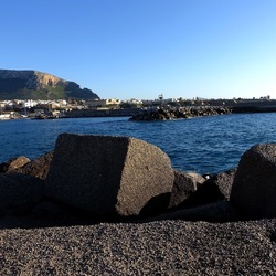 COSTA SICILIANA. Fotografie di Giulio Azzarello &copy;2022.