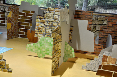 ANNE CLEMENCE de GROLEE e una sua installazione. Fotografie di Giulio Azzarello &copy;2014.