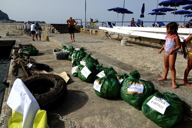 MONDELLO. Fotografe di Giulio Azzarello &copy;2023.