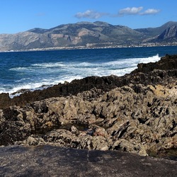 COSTA SICILIANA. Fotografie di Giulio Azzarello &copy;2022.
