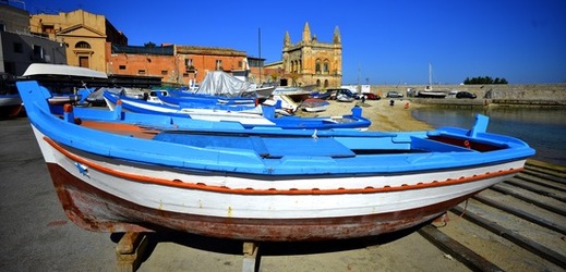 BARCHE da PESCA fotografie di Giulio Azzarello &copy;2019.