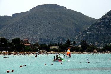 MONDELLO. Fotografe di Giulio Azzarello &copy;2023.