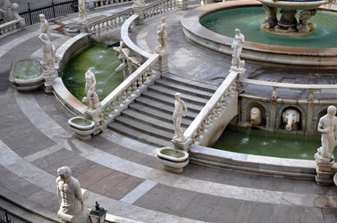 PIAZZA PRETORIA a Palermo panoramiche e particolari. Fotografie di Giulio Azzarello &copy;2014.