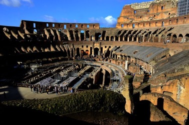 COLOSSEO Roma. Fotografie di Giulio Azzarello ©2020. COLOSSEO Roma. Fotografie di Giulio Azzarello ©2020.