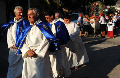 PROCESSIONE RELIGIOSA DEL MARE a Linosa. Fotografie di Giulio Azzarello ©2014. PROCESSIONE RELIGIOSA DEL MARE a Linosa. Fotografie di Giulio Azzarello ©2014.
