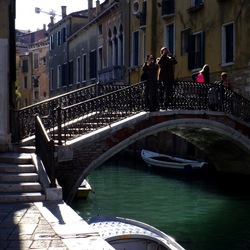 VENEZIA fotografie di Giulio Azzarello &copy;2022.
