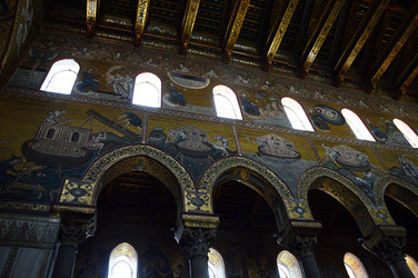 MONREALE in Sicilia con il suo Duomo e il Chiostro panoramiche e particolari. Fotografie di Giulio Azzarello &copy;2014.